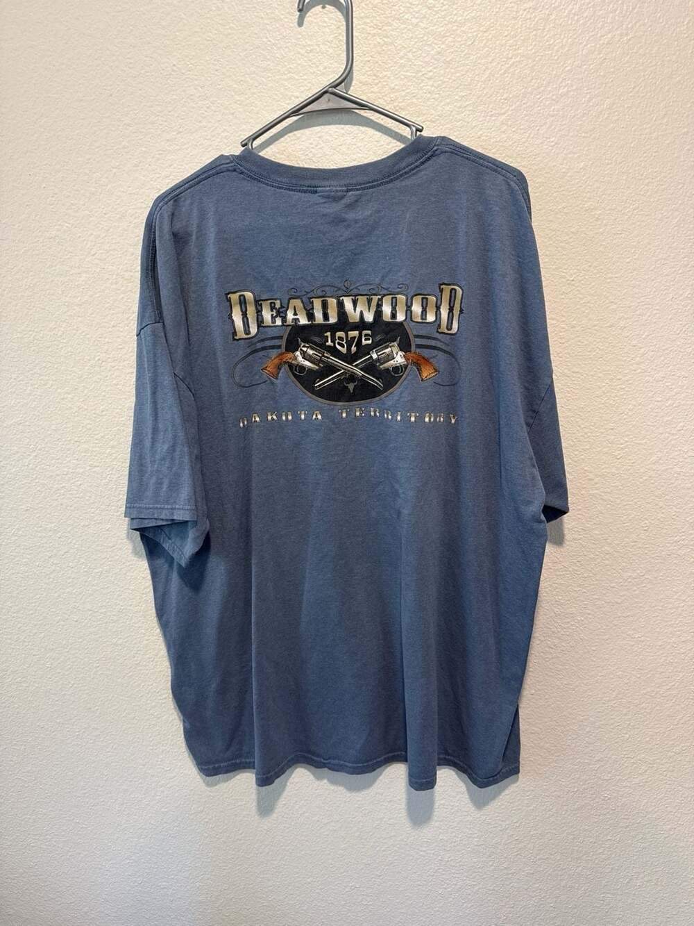 Deadwood South Dakota 1876 Dakota Territory Souvenir Graphic T-Shirt - Picture 2 of 2